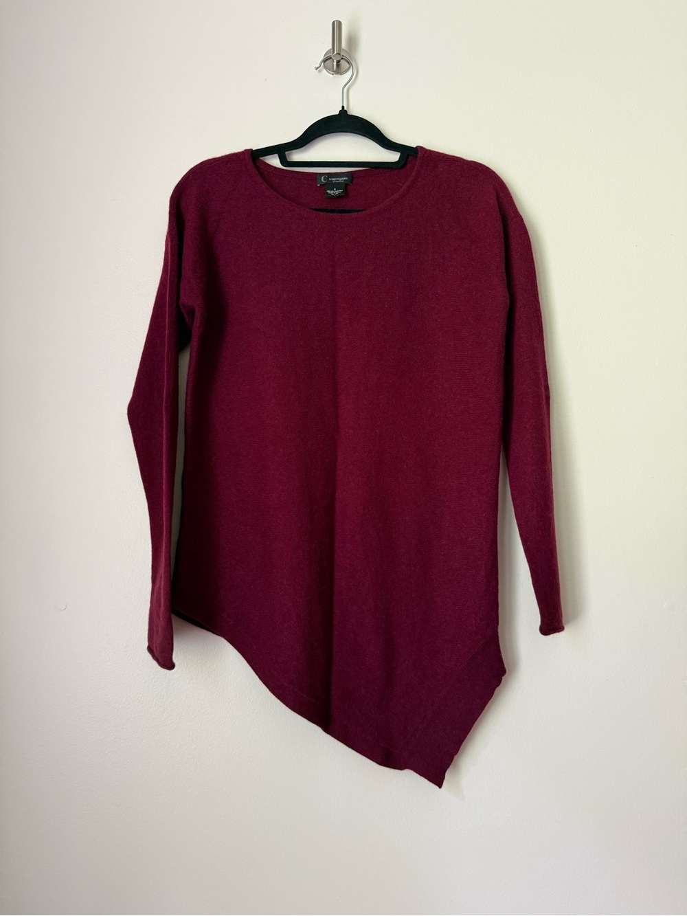 C by Bloomingdale's 100% Cashmere red asymmetric crewneck pullover sweater, sz M